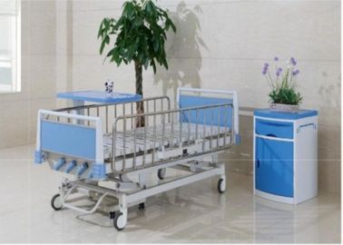 Camas de hospital pediátricas del hospital manual multi de la función con cuatro manivelas