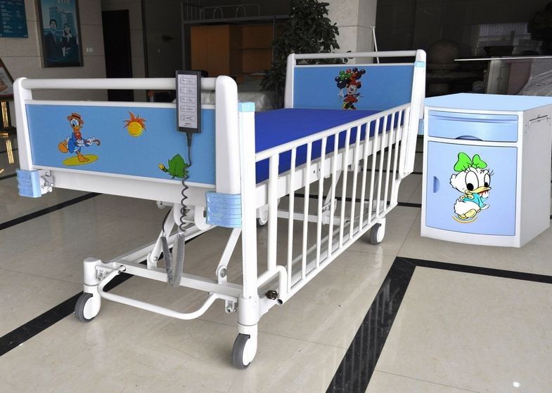 Camas de hospital pediátricas del hospital eléctrico multi de la función con cuatro motores