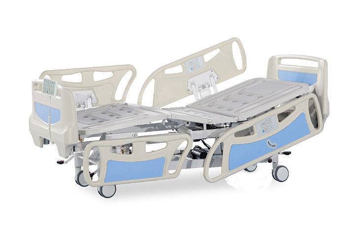Cama automática del hospital ICU con el panel de la sección extensa del pie y de la unidad central de proceso