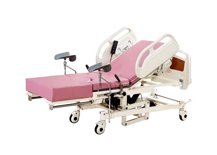 Cama de maternidad médica del control remoto con la tabla de funcionamiento telescópica
