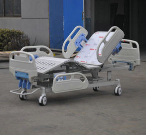 Cama plegable del hospital ICU, camas manuales de la sala con los carriles laterales del ABS