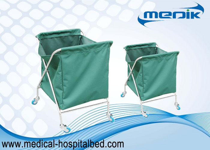 Carretillas clínicas del lavadero para recoger la ropa sucia con un bolso verde