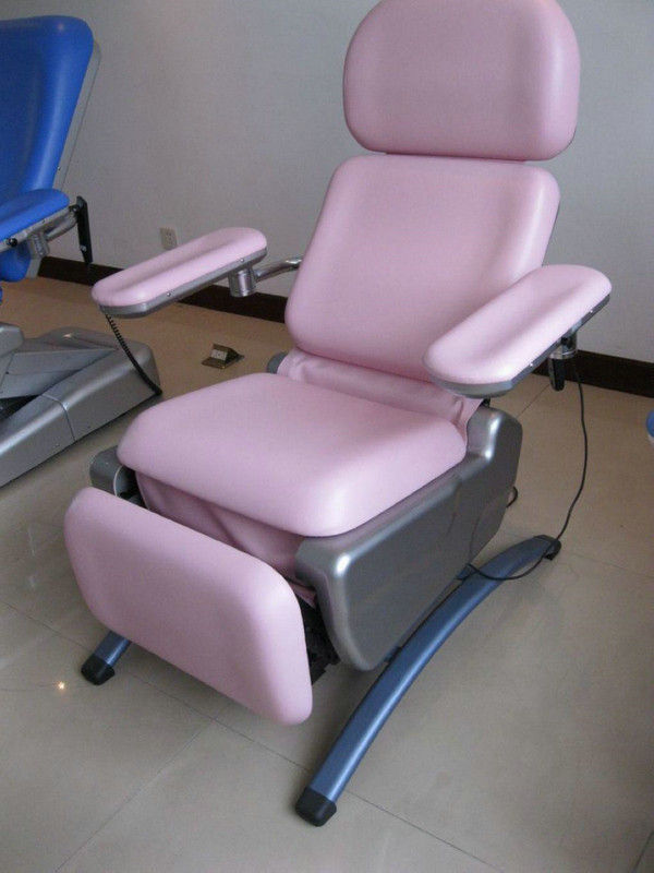 Cama eléctrica de la entrega de la clínica, silla plegable de la donación de sangre ajustable