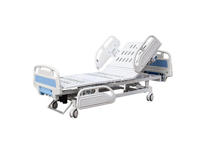 Cama de hospital eléctrica ajustable con las barandillas opcionales del ABS del color