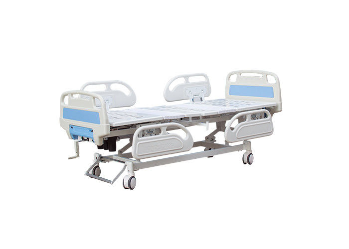 Cama de hospital eléctrica ajustable con las barandillas opcionales del ABS del color